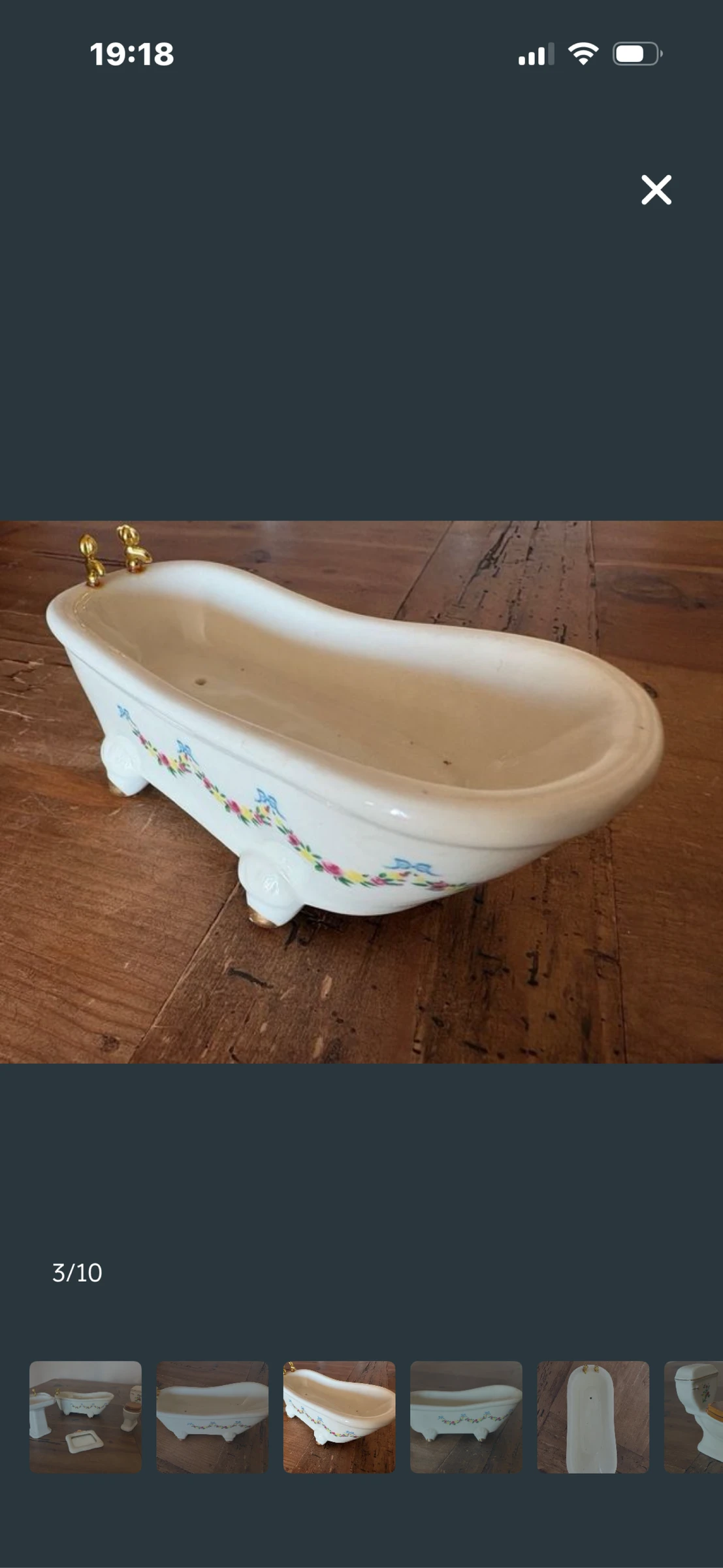 Porcelain bathroom: sink, bathtub, toilet and mirror – photo 4